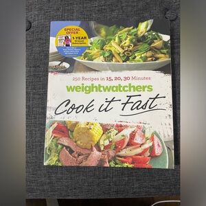 Weight Watchers Cook it Fast: 250 Recipes in 15, 20, 30 Minutes